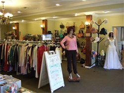      Valerie’s Loft Designer  Apparel and Artisan’s Corner 14822 Main Street, Alachua, 32615 386-462-2230 www.valeriesloft.com With all sizes of women’s clothing, girls’, and juniors, as well as girls and boys...